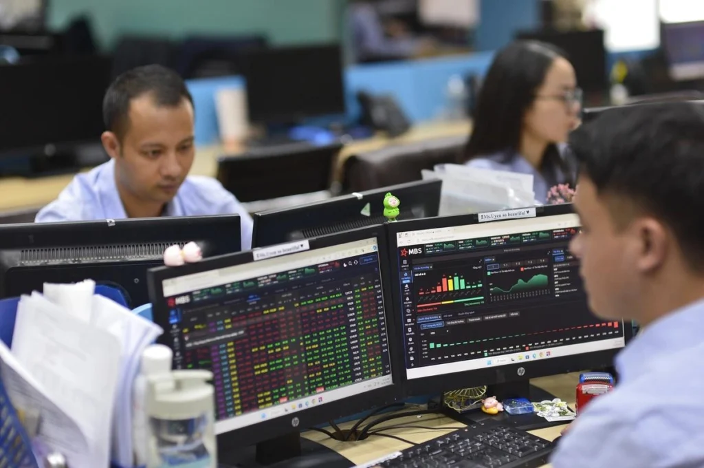 Thanh khoản là gì? Từ khái niệm đến chiến lược đầu tư 4 thi truong chung khoan 1